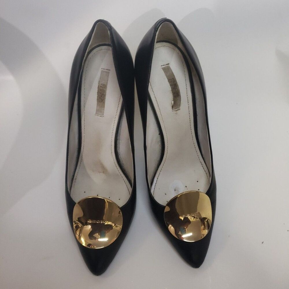 Geox Black and Gold PumpsSz 37scuffs on heels (see pix) Gently worn JJJ